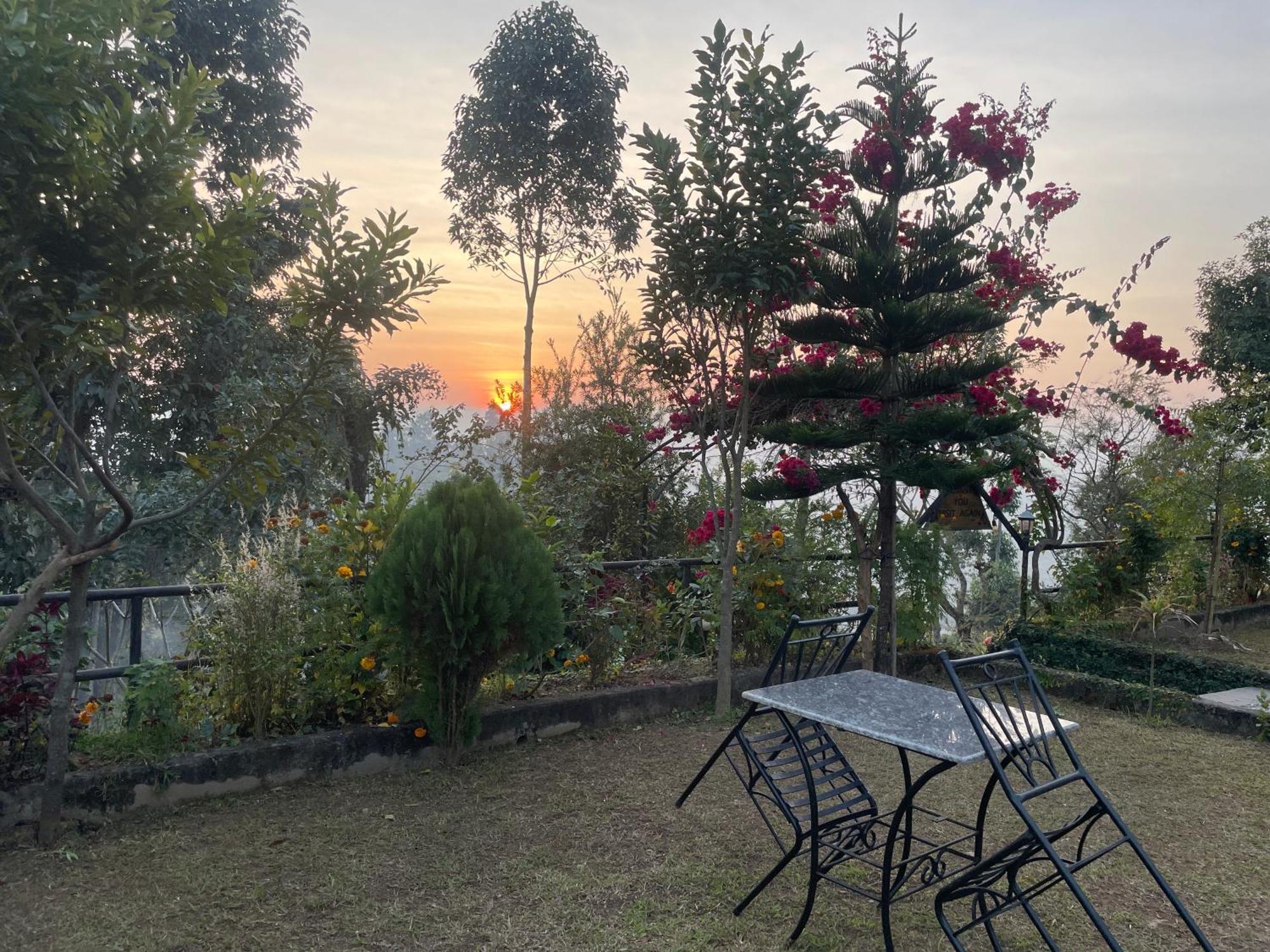 Himalaya Serene View Guest House & Farm Stay Deorāli Kültér fotó